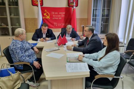 Руководитель фракции КПРФ в Мособлдуме Александр Наумов провел прием граждан в подмосковном Ступине