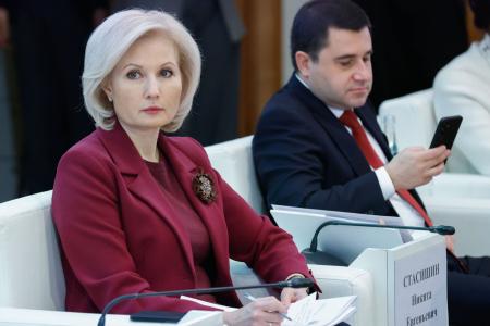 Нина Останина: Реализация регионами мер социальной поддержки многодетных семей по-прежнему остается «кричащей темой»
