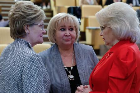 Нина Останина: Реализация регионами мер социальной поддержки многодетных семей по-прежнему остается «кричащей темой»
