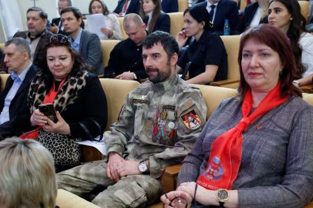 Нина Останина: Реализация регионами мер социальной поддержки многодетных семей по-прежнему остается «кричащей темой»