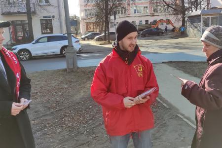 Новгородские коммунисты завершили автопробегами акции к 35-летию проведения Всесоюзного референдума о сохранении СССР
