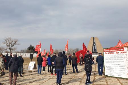 Вместо праздника - протест: в Шахтах состоялся митинг против коллапса в сфере ЖКХ!