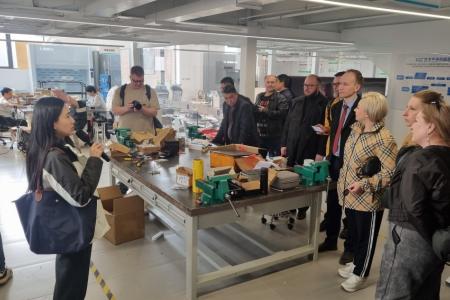 Кузница молодых предпринимателей и чудеса робототехники: делегация КПРФ прикоснулась к самым передовым технологиям коммунистического Китая
