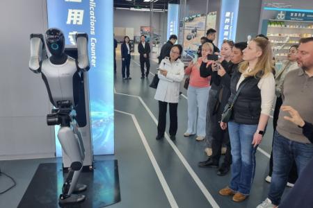 Кузница молодых предпринимателей и чудеса робототехники: делегация КПРФ прикоснулась к самым передовым технологиям коммунистического Китая