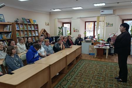 Депутаты Рязанской областной и городской Дум поздравили работников библиотек с Международным женским днём
