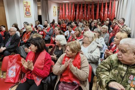 Свердловское отделение «Надежды России» встретило 8 Марта отчетом о добрых делах и планах на будущее