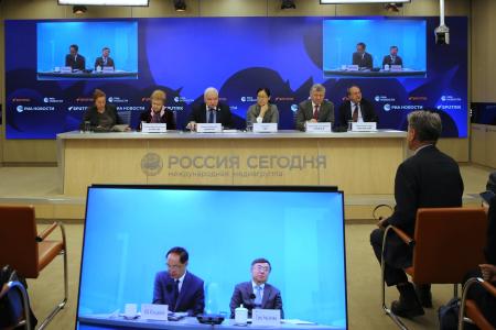 Дмитрий Новиков в ходе видеомоста с Пекином: «Китай готов к вызовам и разбивает все мифы о неэффективности социализма»