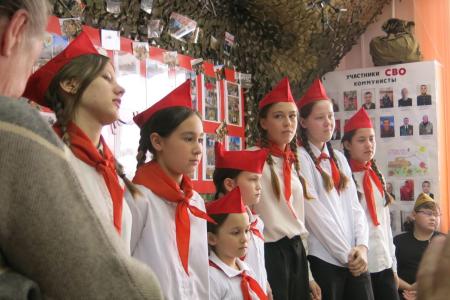 В помещении Чувашского рескома КПРФ открылась экспозиция, посвящённая СВО