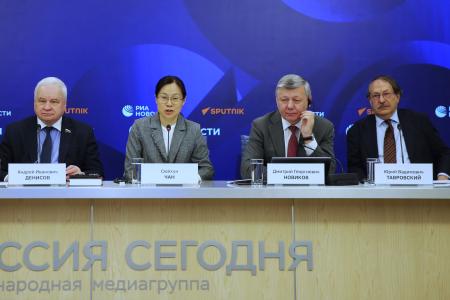 Дмитрий Новиков в ходе видеомоста с Пекином: «Китай готов к вызовам и разбивает все мифы о неэффективности социализма»