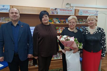 Депутаты Рязанской областной и городской Дум поздравили работников библиотек с Международным женским днём