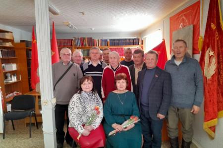 Коммунисты Марий Эл поздравили прекрасных дам с 8 Марта