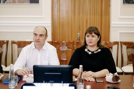 В Воронеже Сергей Гаврилов поздравил с 8 Марта   женщин-авиастроителей