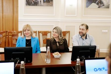 В Воронеже Сергей Гаврилов поздравил с 8 Марта   женщин-авиастроителей