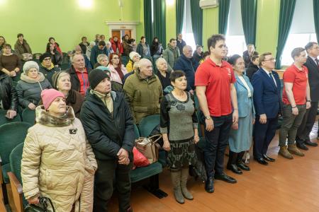 В авангарде борьбы за нашу единую свободную Родину. Курские коммунисты провели торжественное собрание-концерт по случаю 120-летия со дня рождения Л.И. Брежнева