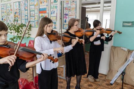 Н.Н. Иванов посетил пункт временного размещения в Троснянском районе Орловской области