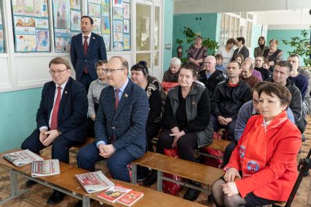 Н.Н. Иванов посетил пункт временного размещения в Троснянском районе Орловской области
