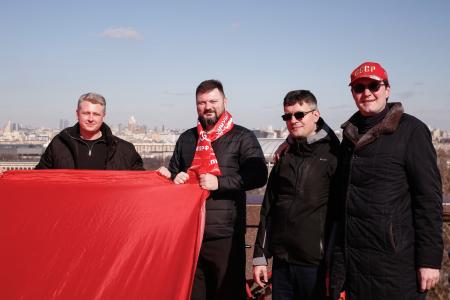 На улицах столицы «Красные крылья Победы»