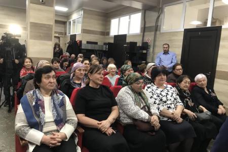 В Карачаево-Черкесском республиканском комитете КПРФ чествовали наиболее отличившихся активисток партии