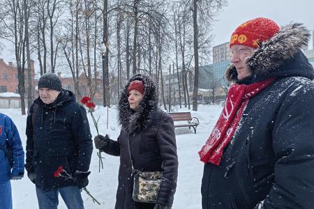Ивановские коммунисты и комсомольцы 8 марта провели акцию «Красная улица»