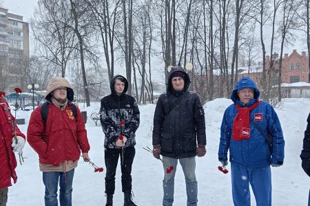 Ивановские коммунисты и комсомольцы 8 марта провели акцию «Красная улица»
