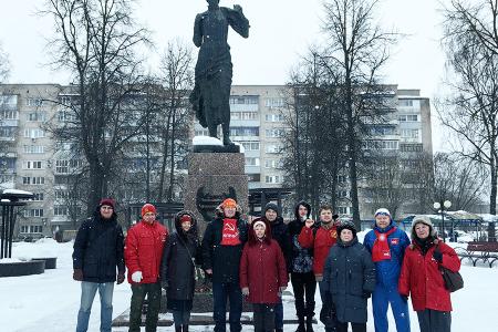 Ивановские коммунисты и комсомольцы 8 марта провели акцию «Красная улица»
