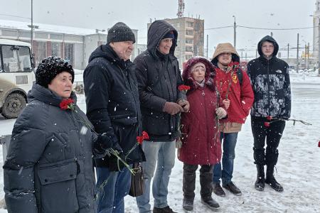 Ивановские коммунисты и комсомольцы 8 марта провели акцию «Красная улица»