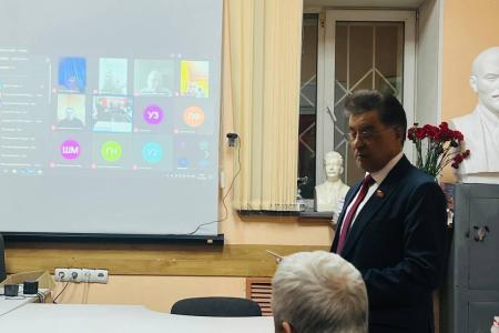 Партия в цифровую эпоху: председатель комиссии ЦК КПРФ по информационным технологиям Марат Музаев рассказал коммунистам Башкирии о нейросетях