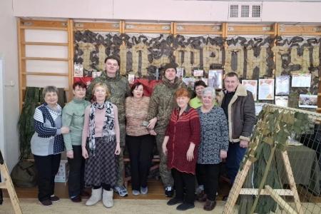 "Фронт и тыл едины". Волонтёрская группа из Тверской области, созданная КПРФ, отправила на фронт более 1300 маскировочных сетей