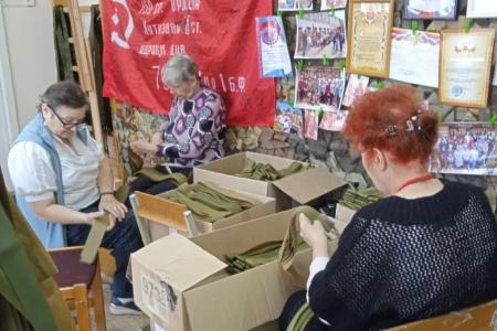 "Фронт и тыл едины". Волонтёрская группа из Тверской области, созданная КПРФ, отправила на фронт более 1300 маскировочных сетей