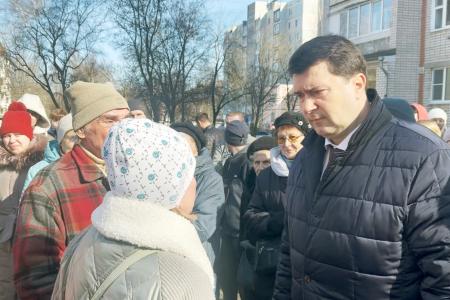 Олег Лебедев продолжает массовые встречи с жителями города Твери