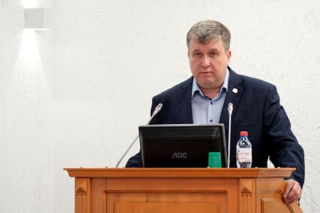 В Томске на собрании городской Думы с политическим заявлением выступил Первый секретарь Томского обкома КПРФ А. Г. Петров