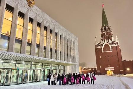 КПРФ-Югра. Мечты сбываются! Алексей Савинцев помог юным танцорам из Ханты-Мансийска увидеть Москву и выступить на главной сцене страны
