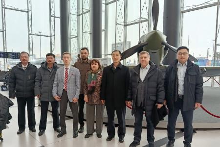 «Боевое братство, скрепленное кровью»: Новосибирск посетила делегация КНДР