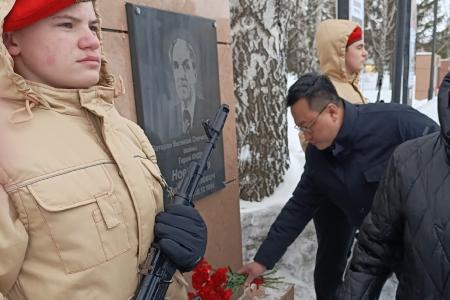 «Боевое братство, скрепленное кровью»: Новосибирск посетила делегация КНДР