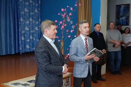 «Боевое братство, скрепленное кровью»: Новосибирск посетила делегация КНДР