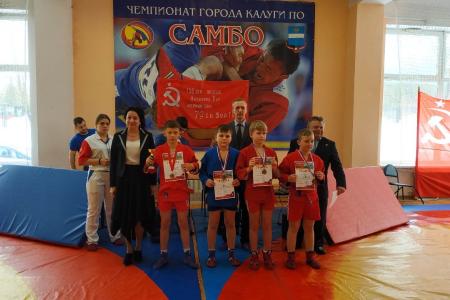 В Калуге состоялся спортивный турнир по самбо, посвящённый Дню Советской Армии и Военно-Морского Флота