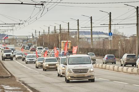 «Красные крылья Победы» над Енисеем: красноярские коммунисты почтили память о выборе советского народа