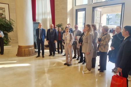 Делегация КПРФ изучила опыт подготовки партийных кадров в Пекине и прибыла в Шанхай повышать квалификацию