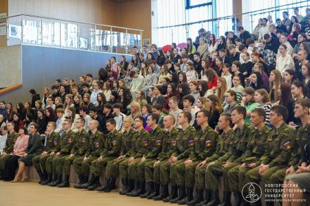 «Любить Родину! Учиться у поколения-победителей!». Г.А. Зюганов выступил по видеосвязи перед новгородскими студентами и преподавателями