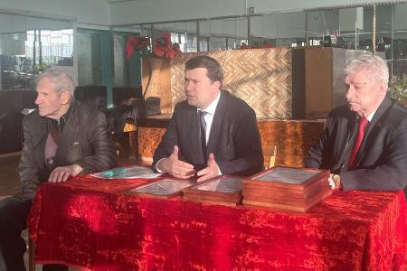 Олег Лебедев выступил на заседании Новгородской областной Думы и встретился с коллективом колхоза «Заря» в Порховском районе Псковской области