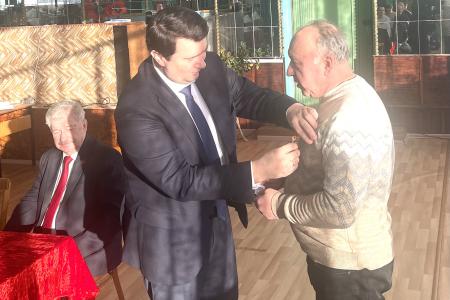 Олег Лебедев выступил на заседании Новгородской областной Думы и встретился с коллективом колхоза «Заря» в Порховском районе Псковской области