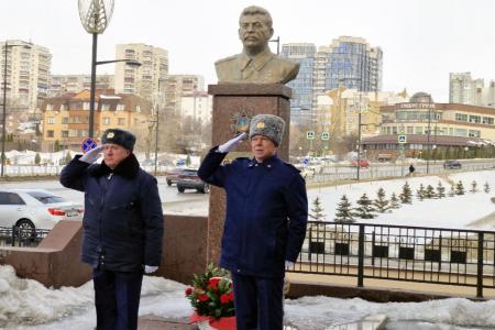 Липецкая область. Красные гвоздики – Сталину