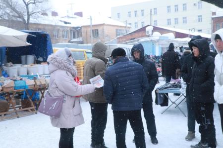 Накануне Женского дня. Омские коммунисты проводят предпраздничные пикеты