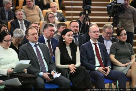 Г.А. Зюганов выступил в Госдуме на круглом столе по теме: «Законодательное регулирование и правоприменение в лесном комплексе Российской Федерации»