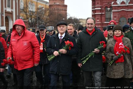 Г.А. Зюганов: По Ленинско-Сталинским заветам вперед – в будущее!