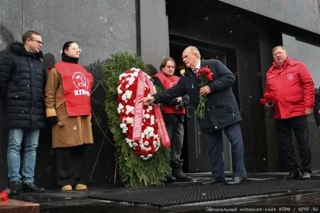 Г.А. Зюганов: По Ленинско-Сталинским заветам вперед – в будущее!