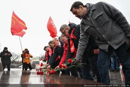 Г.А. Зюганов: По Ленинско-Сталинским заветам вперед – в будущее!