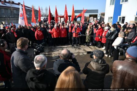 151-й гуманитарный конвой от КПРФ ушел на Донбасс и в приграничные области России