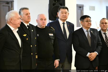 Светлана Савицкая и Николай Коломейцев выступили на открывшейся в Госдуме выставке, посвященной 105-летию организации подводных и водолазных работ в России