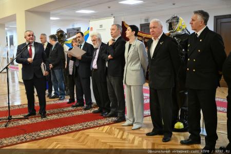 Светлана Савицкая и Николай Коломейцев выступили на открывшейся в Госдуме выставке, посвященной 105-летию организации подводных и водолазных работ в России